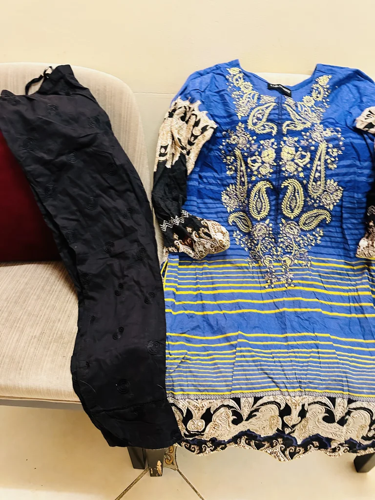 Branded Pakistani 2 peice lawn suit size medium Beautiful Embroidery chest size 2062935675174659113