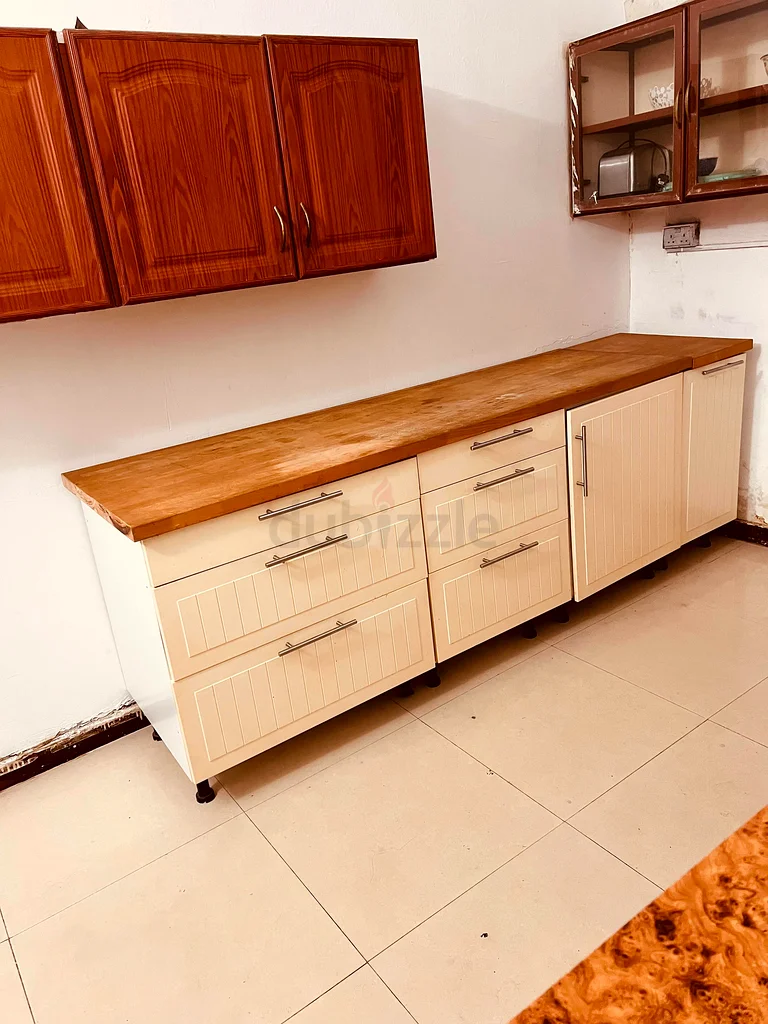 غرفة متاحة للإيجار63219810105475112