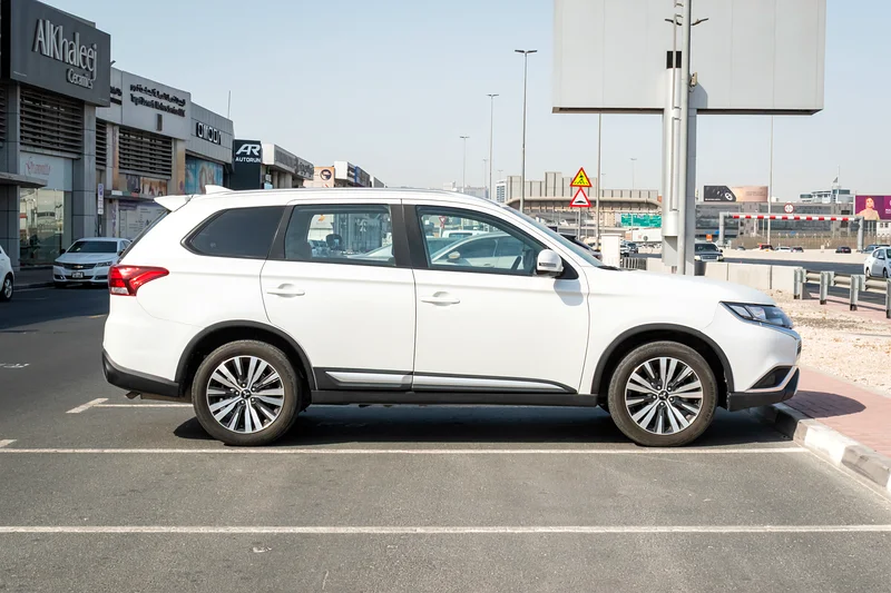 MITSUBISHI OUTLANDER GLX-4WD-7 SEATER-2.4L-2022-GCC-UNDER WARRANTY-0% DOWN PAYMENT-FINANCE 5 YEARS63223819745539114