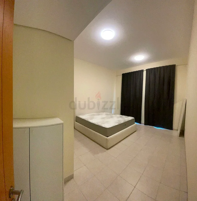 غرفة نوم رئيسية للإيجار في ديسكفري جاردنز63797914094339110