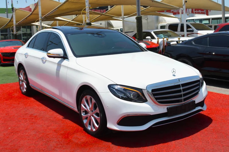 CLEAN TITLE /2019 Mercedes-Benz E300 4Matic Full option 2.0L/4 Cyl Excellent Condition62931645264770111