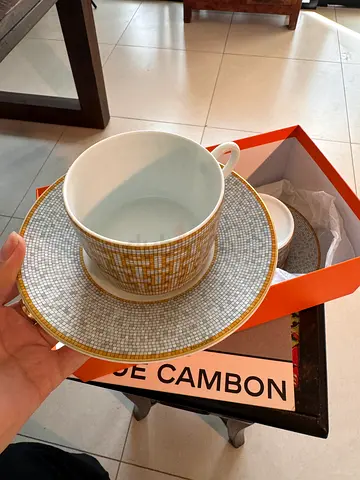 reduced！Hermes Mosaique Au 24 Tea Cup Gold porcelain dinnerware tableware coffee set preloved 2 sets