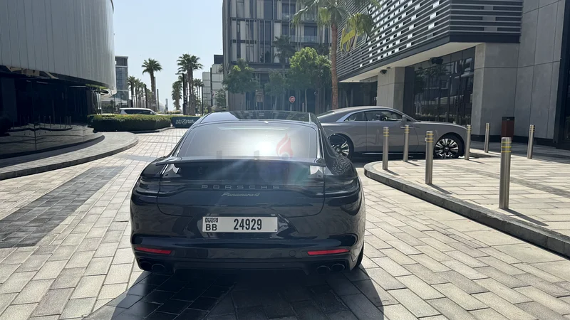 Porsche Panamera 4 Platinum Edition63169441948673114