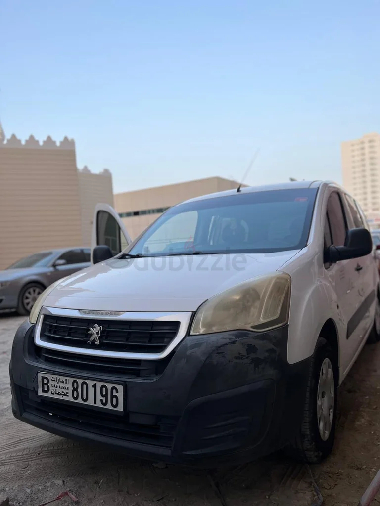 Pegeuot  Partner van 5 seater with boot space62935672016129111