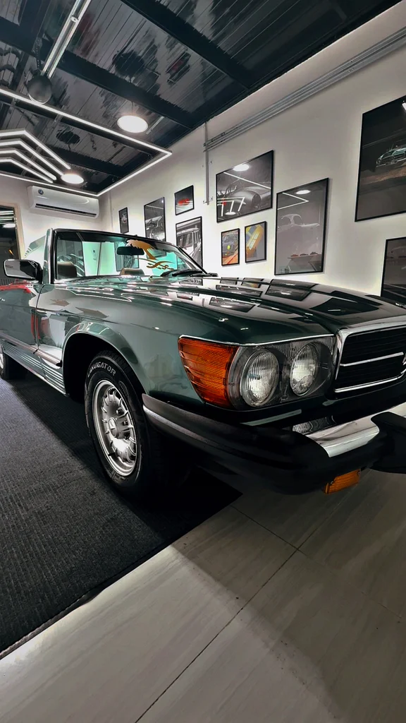 مرسيدس بنز 380 SL (R107) كلاسيكية من عام 1983، فاخرة فريدة مزودة بمحرك V863139212740482113