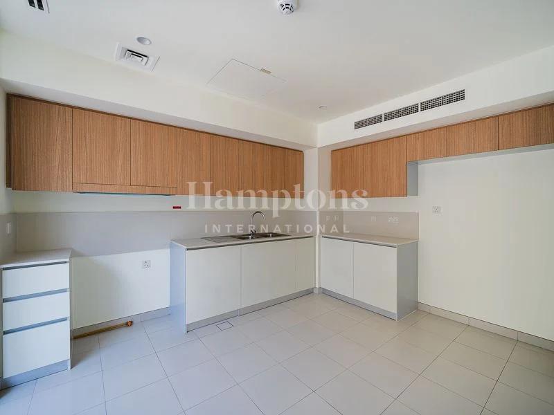 Vacant | Priced To Go | Back to Back62892286174978112