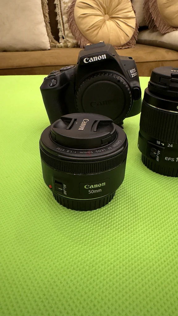 For sale Canon 250D camera63266528611586112
