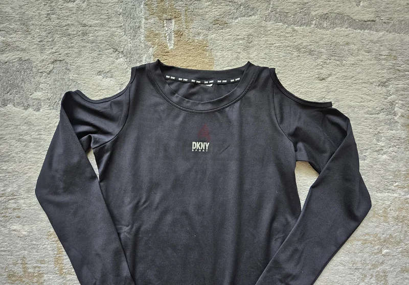 DKNY Sport Fitted Cut-Out Shoulder Dress – Never Worn – AED 10062935675292162111