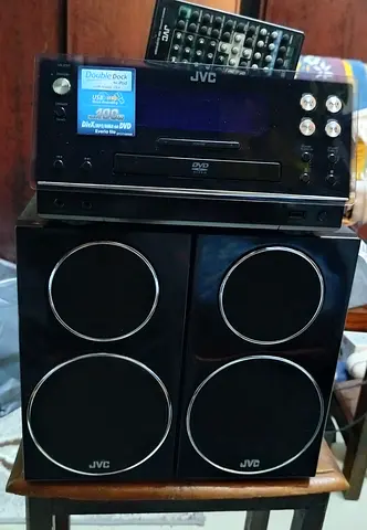 JVC micro audio system with 2-way speakers !