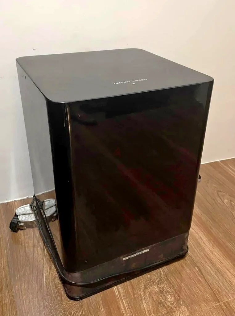 Harman Kardon Subwoofer
Model:SUB-TS11
AC 220-230V-50/60Hz
300Watts632607424936991122
