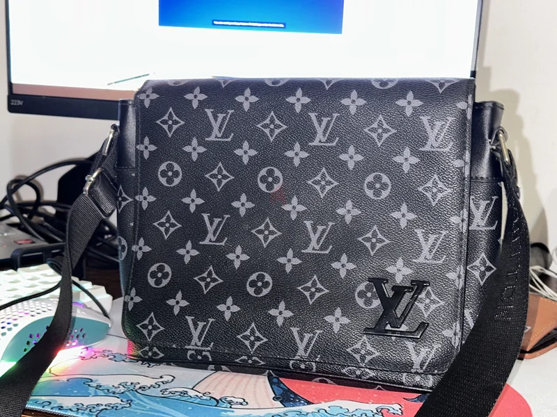 حقيبة لويس فويتون باللون الكروسبودي629326950380821118