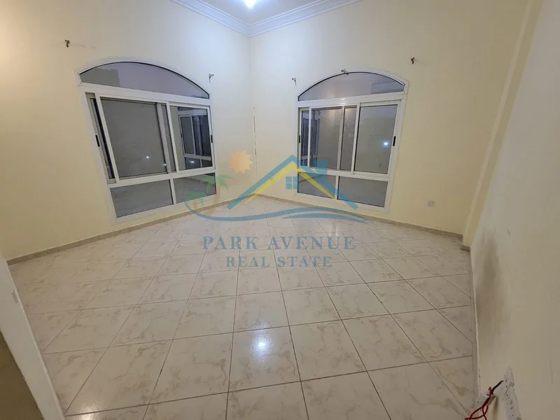 فيلا رائعة مكونة من ٤ غرف نوم بسعر ١١٠ ألف في مدينة MBZ62885260803073112