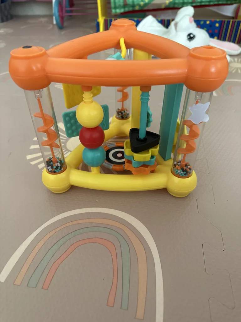 Infantino activity triangle! Colorful Activity Toy for Infants - Engage and Entertain!62930654635395112