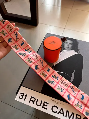 HERMES PRE-OWNED COUVERTURES ET TENUES DE JOUR TWILLY E4551 twilly scarf