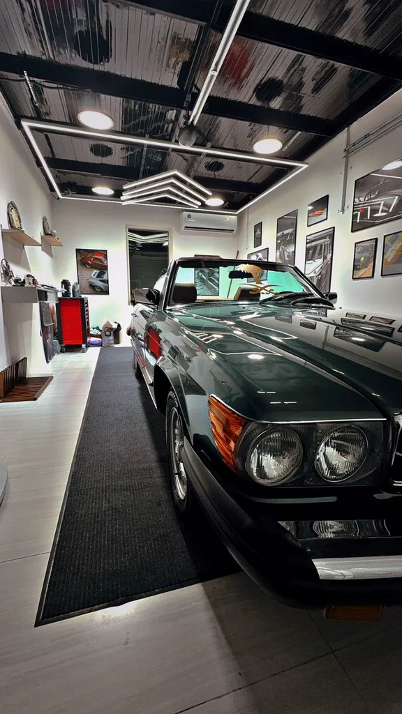 Classic 1983 Mercedes-Benz 380 SL (R107) unique  luxury V8 powered631392127404821114