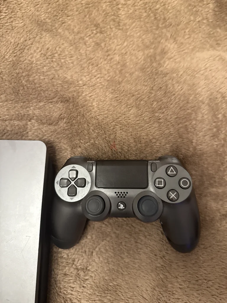 الطبعة المحدودة PS4 Slim (أيام للعب)62930645579906111