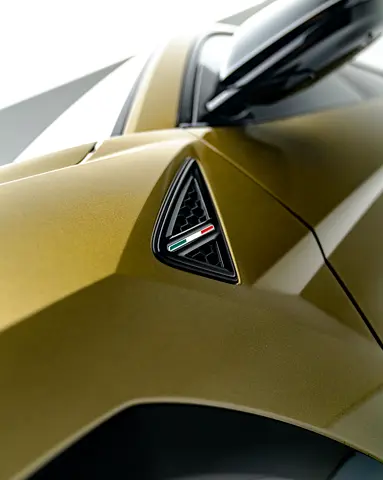 2025 Lamborghini URUS 缩略图 6