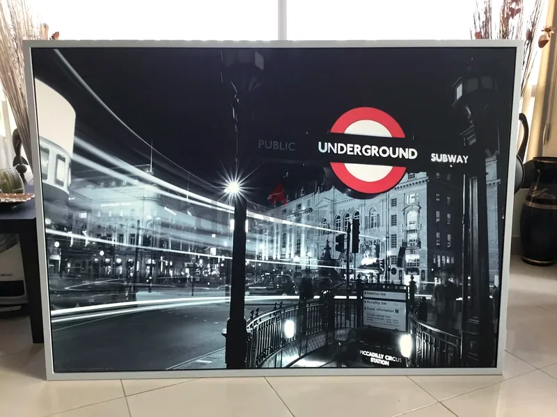 IKEA Vilshult ‘Piccadilly Night’ Framed Art (140x100 cm)629316779202591128