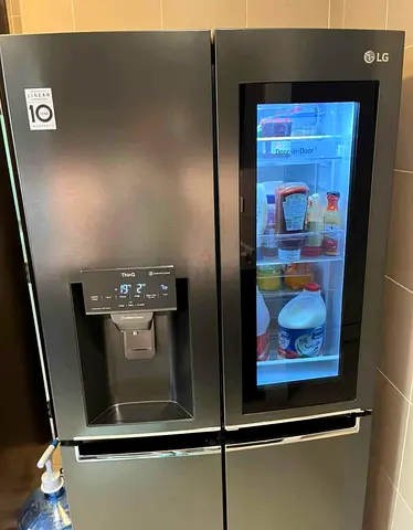 LG InstaView French Door Refrigerator with Water Dispenser Ice Maker