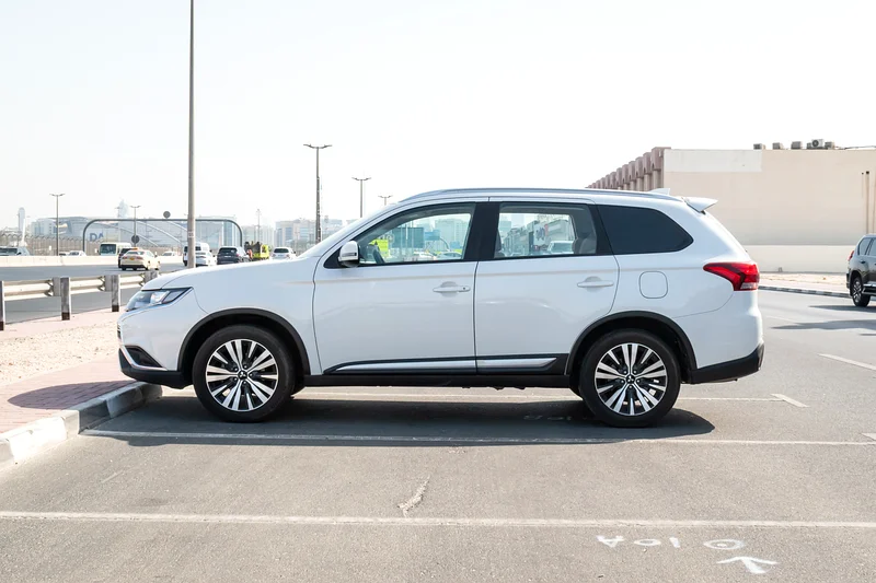 MITSUBISHI OUTLANDER GLX-4WD-7 SEATER-2.4L-2022-GCC-UNDER WARRANTY-0% DOWN PAYMENT-FINANCE 5 YEARS63223819745539113