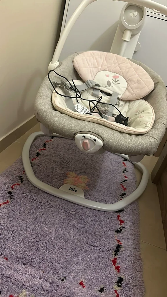 Gentle Baby Rocker - Comfort and Style for Your Little One! U can say like brand new63206877324802111
