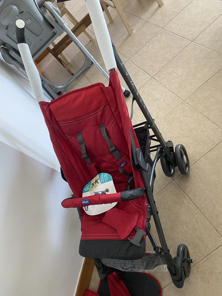 Sturdy Chicco Liteway Stroller - Red62930653971329111