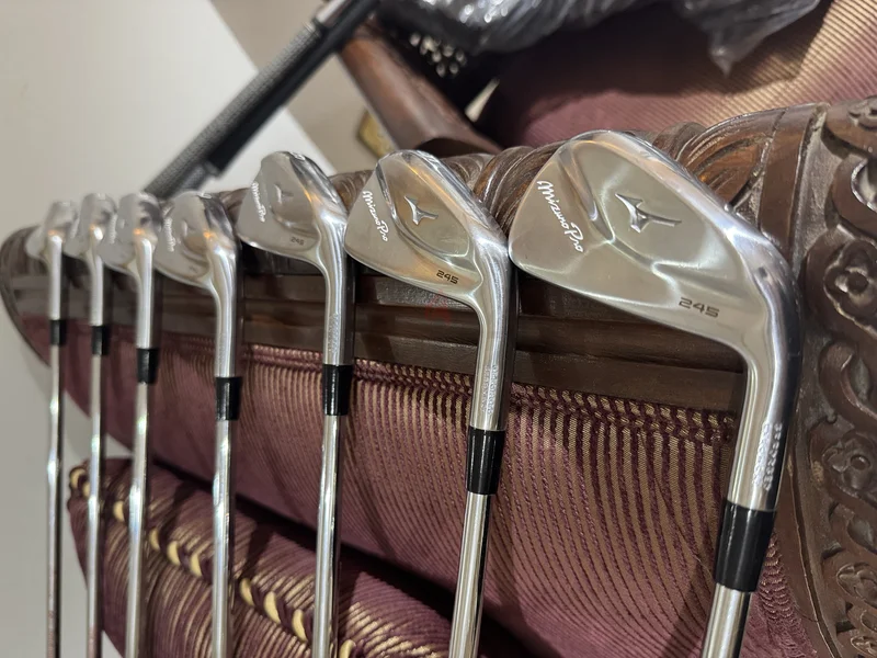 مجموعة هوكي مينتون إكسترا صلبة 245 أيرون (4-PW)، رؤوس فولاذية MODOS X120، مجموعة عصي غولف يمنى629336952419861126