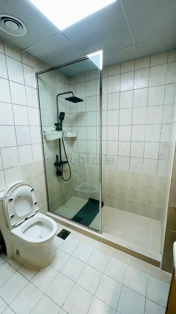 غرفة نوم رئيسية للإيجار في ديسكفري جاردنز63797914094339114
