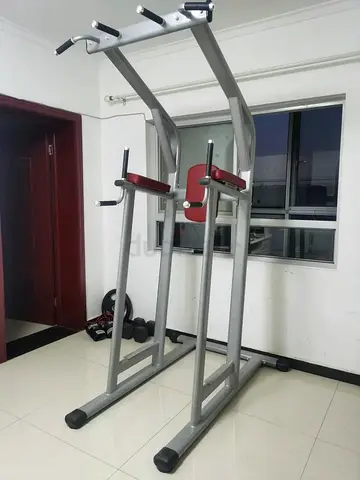 Chin Up Dip + Vertical Knees Up