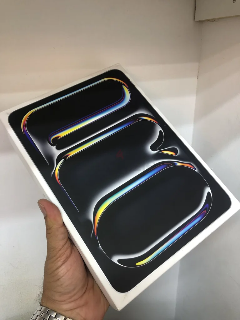 جهاز iPad Pro بشاشة 13 بوصة، شريحة M4، سعة 256 جيجابايت62864711142017113