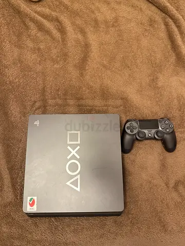 Limited edition PS4 Slim (Days to play)