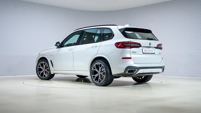 X5 xDrive40i M Sport | AED 3,654 PM | Warranty October-2026 | GCC63232619765507111