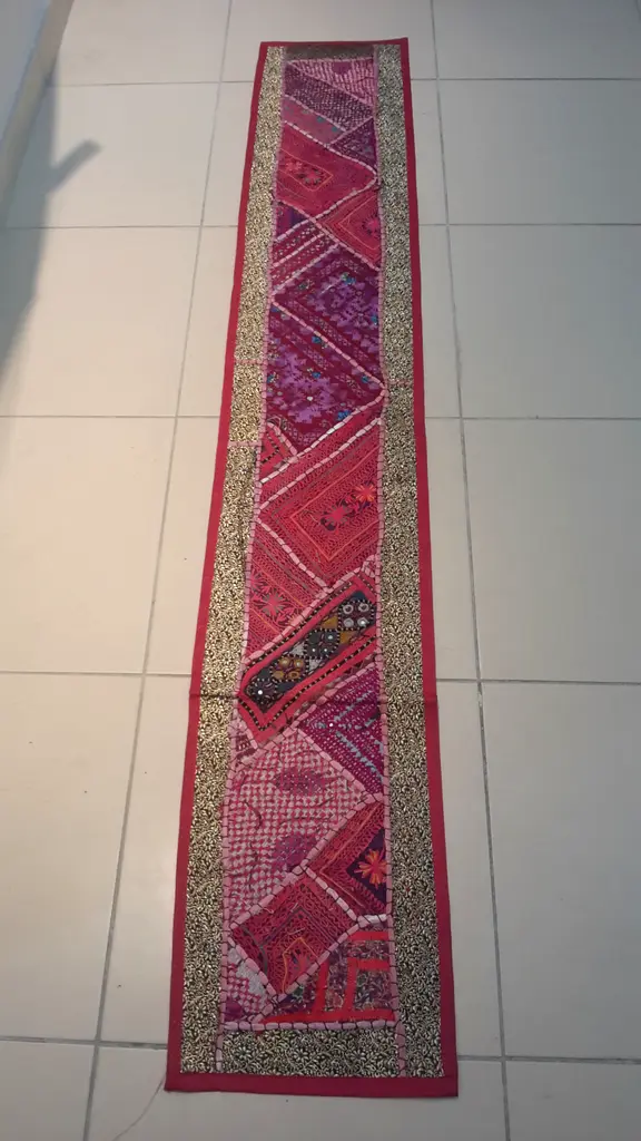 Handmade table runner63222335643265112