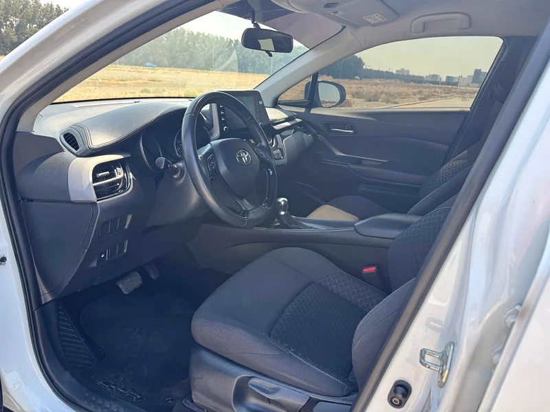 Toyota C-HR Hybrid ,2022 (1.8L) GCC Specs63165692945537114