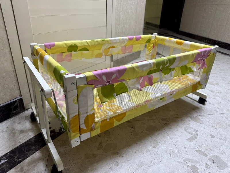 Charming Portable Baby Crib for Sale!63204862922113113