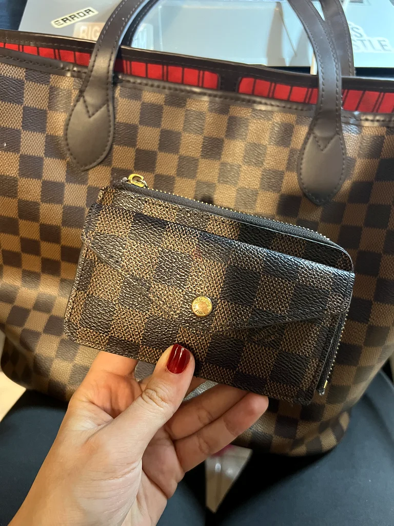 Stylish Louis Vuitton Handbag with Matching Wallet from usa dubizzle