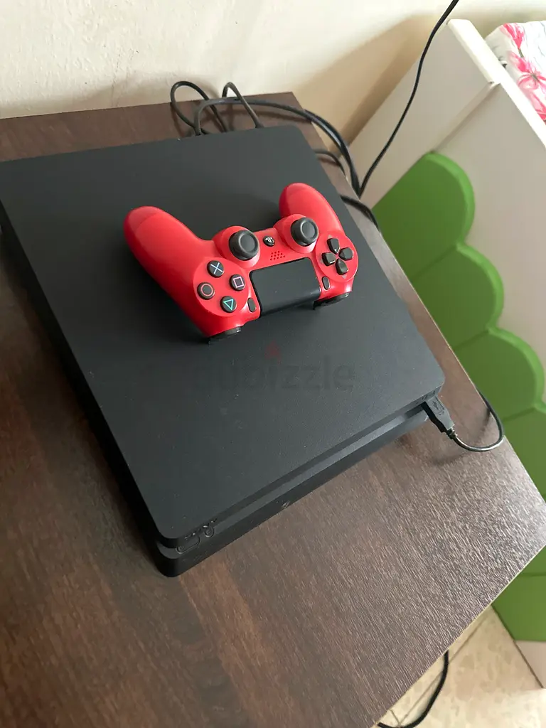 PS 4 with one controller63228830036483111