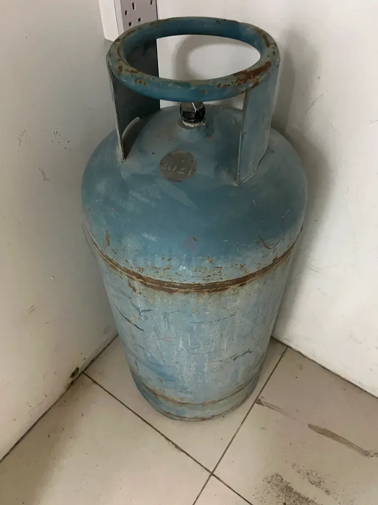 Gas cylinder large