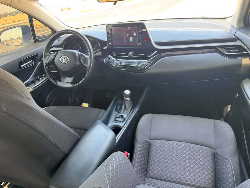 Toyota C-HR Hybrid ,2022 (1.8L) GCC Specs63165692945537112
