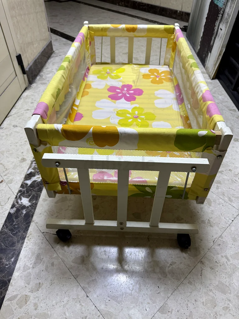 Charming Portable Baby Crib for Sale!63204862922113111