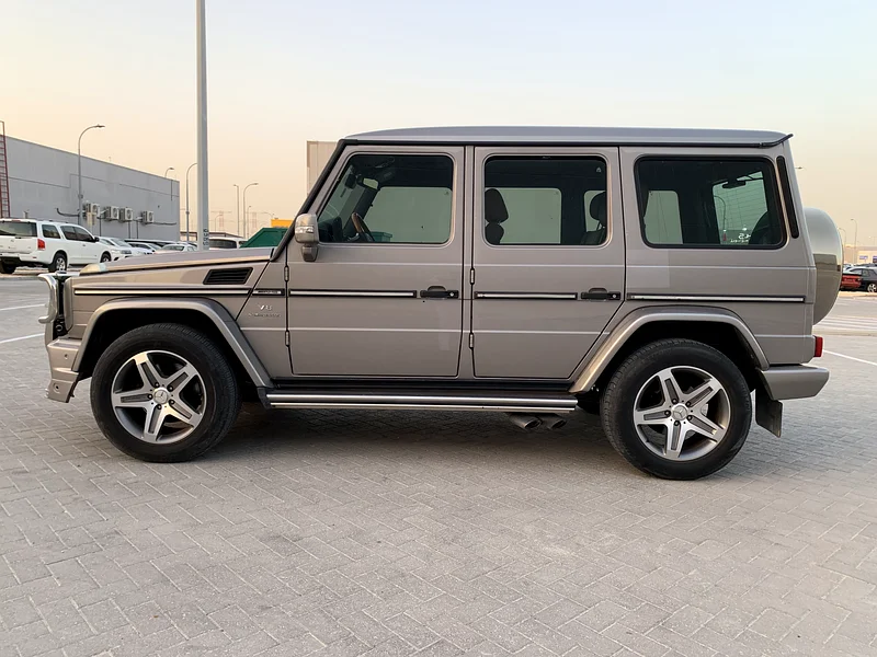 For sale, G55 model, Gulf version, 2009 model, full agency paint, subject to inspection with no accidents or repaints.  
Agency checks, first agency.63163859852930114
