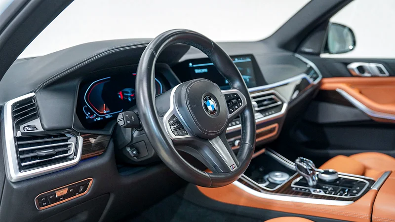 X5 xDrive40i M Sport | AED 3,654 PM | Warranty October-2026 | GCC63232619765507113
