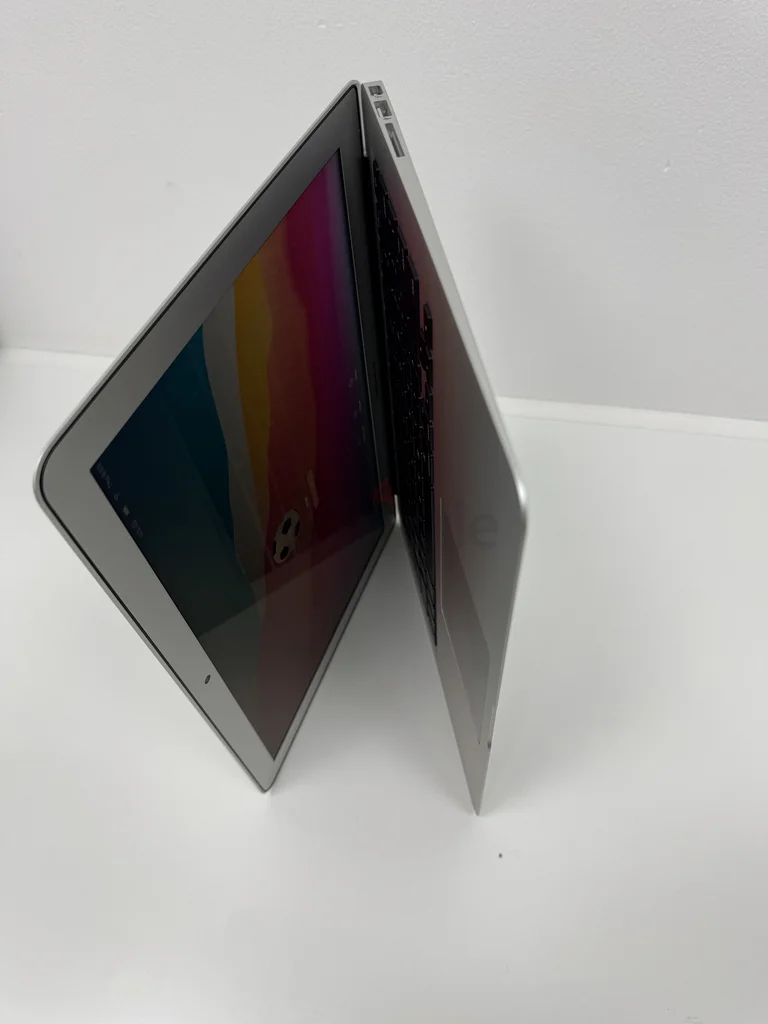 Apple MacBook Air رفيع شبه جديد62863825522689113