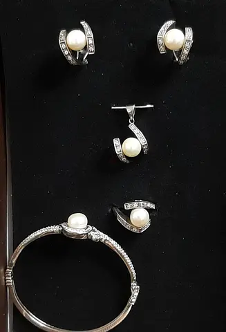 Italian Silver 925 Set 5pcs with pearl.