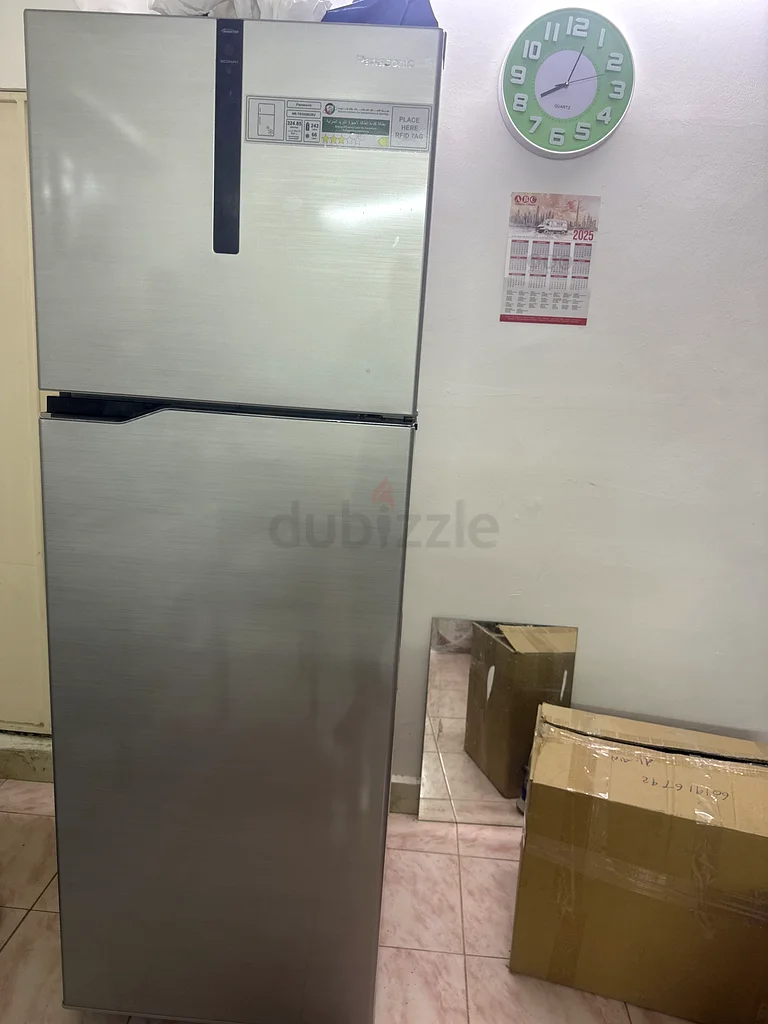 Premium Refrigerator - Energy Efficient and Spacious!632513491055371129