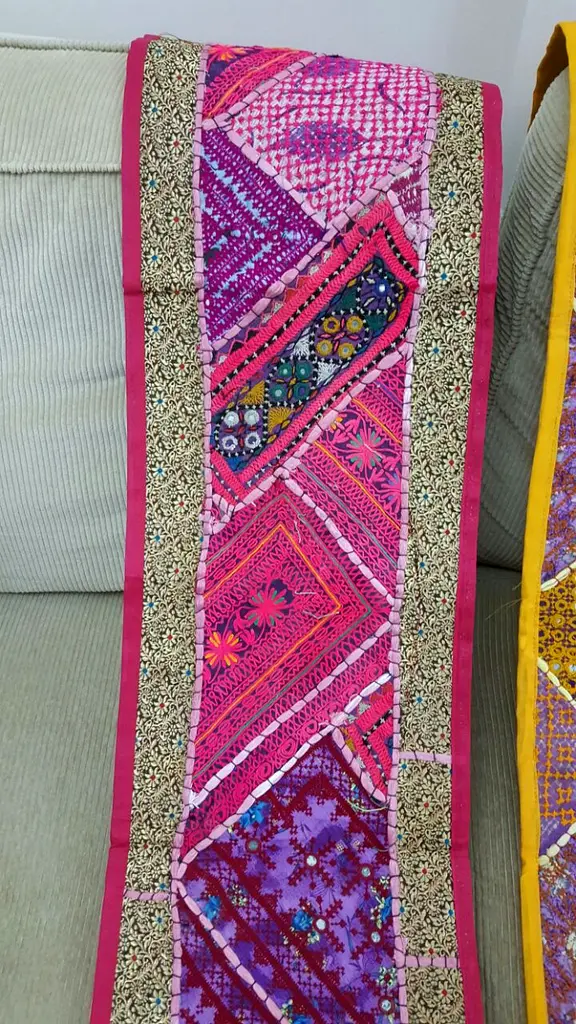 Handmade table runner63222335643265111