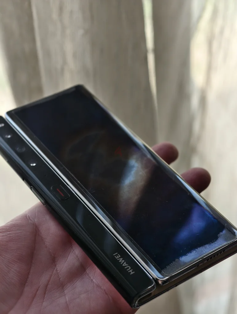 Innovative Foldable Smartphone - HUAWEI Xs 262863825665665113