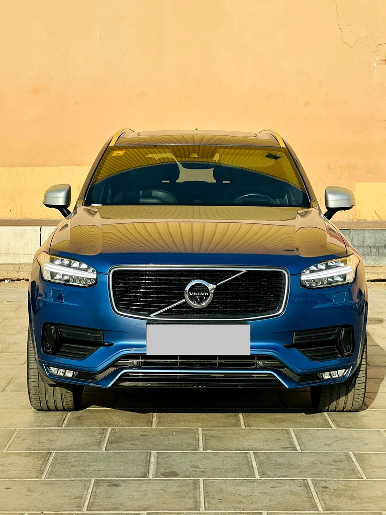 فولفو XC90 T-6 R-Design 2018 أزرق، خليجي، حافظ جيداً63221301199107111