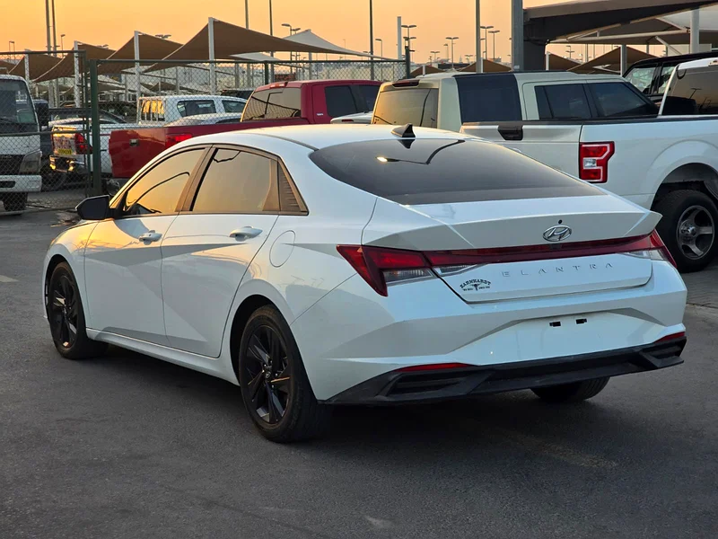 Hyundai Elantra 2022, American specifications, customs papers in good condition63136481771139114