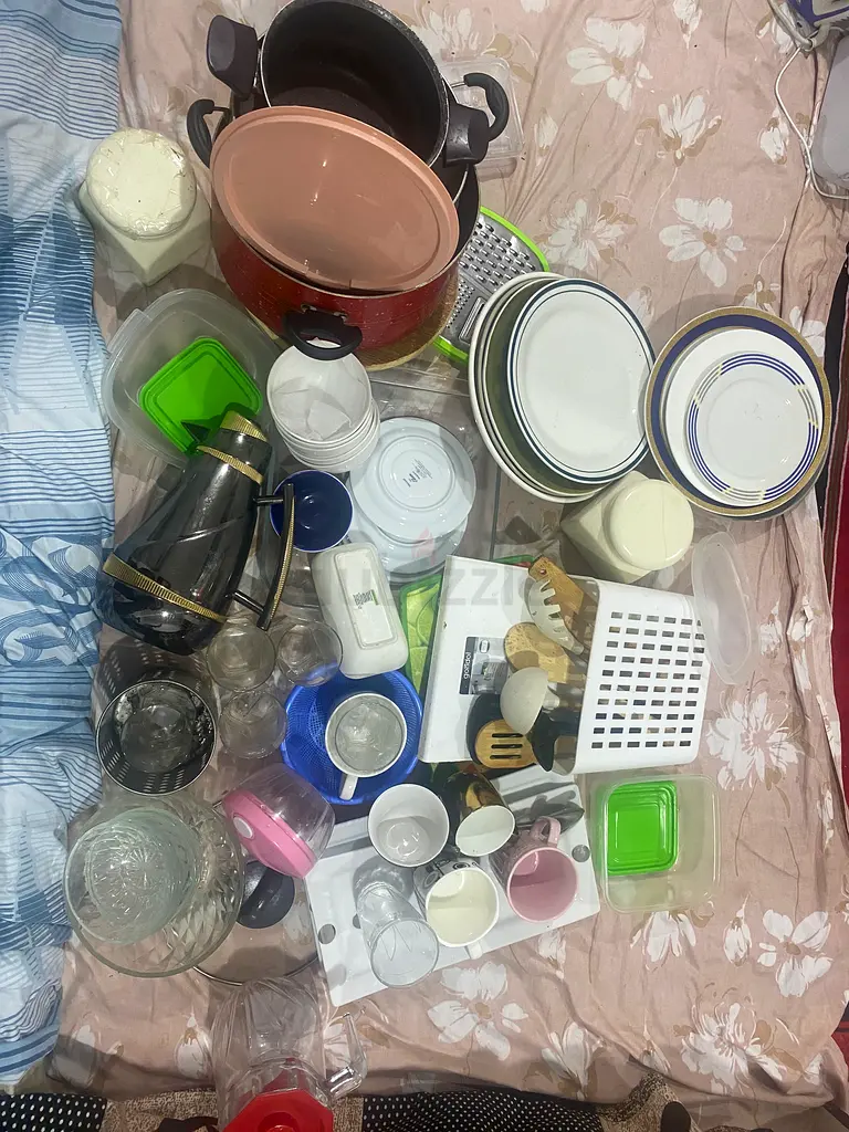 Mixed kitchen items for sale63211907695746111